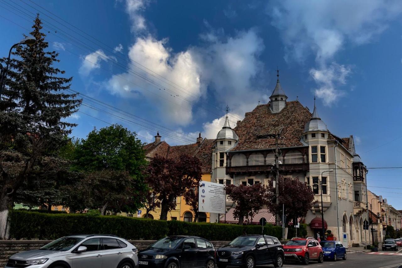 Central House سيفِسوارا المظهر الخارجي الصورة