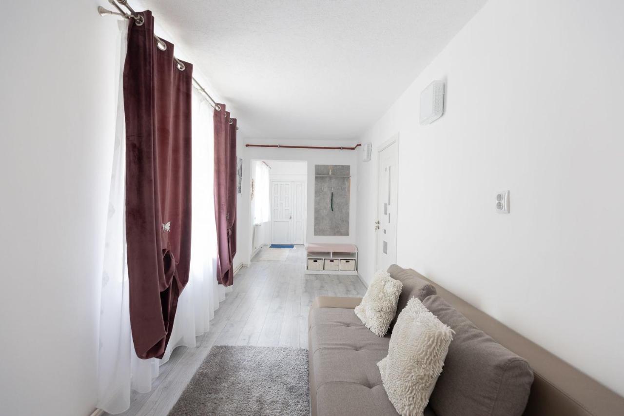 Central House سيفِسوارا المظهر الخارجي الصورة