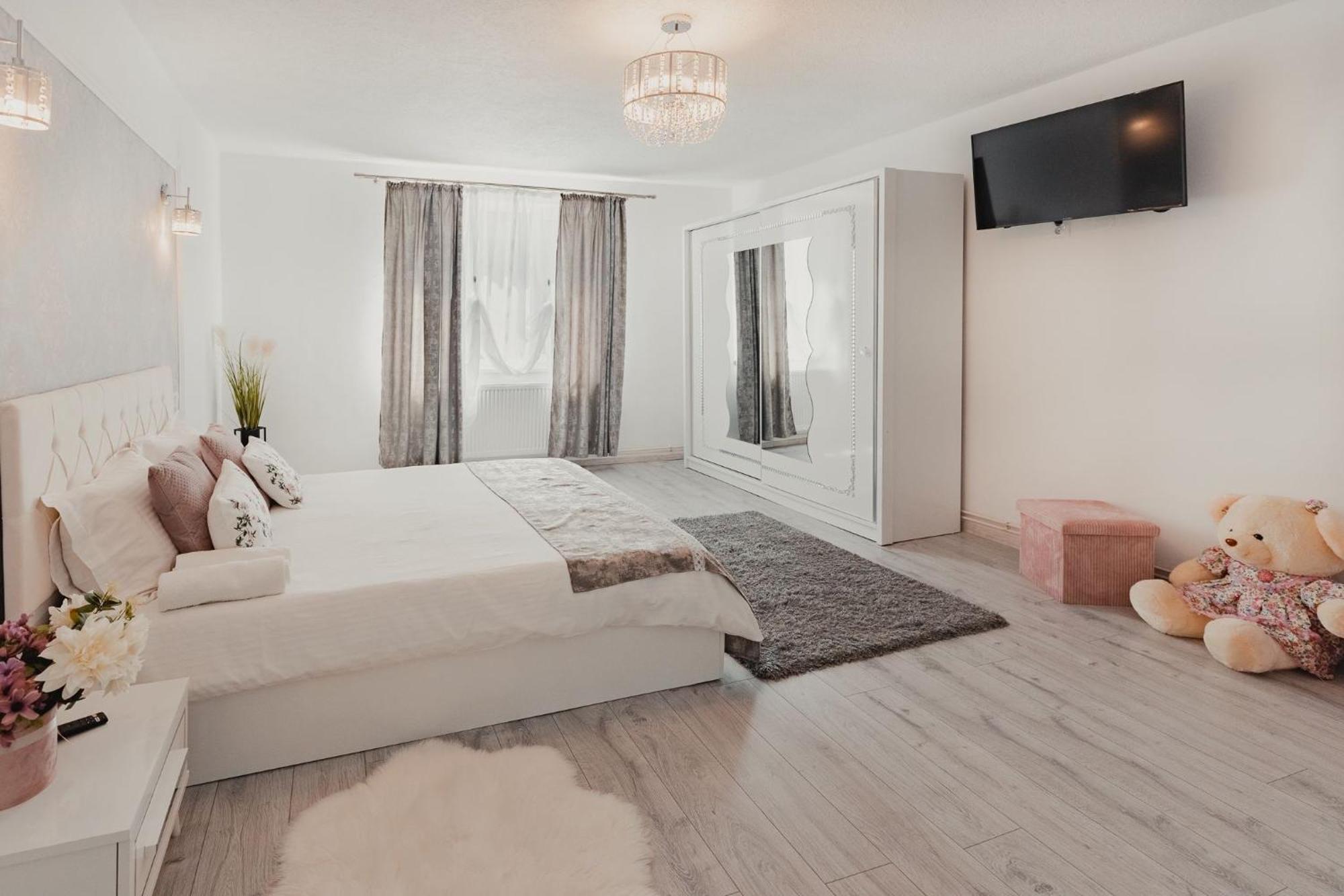 Central House سيفِسوارا المظهر الخارجي الصورة